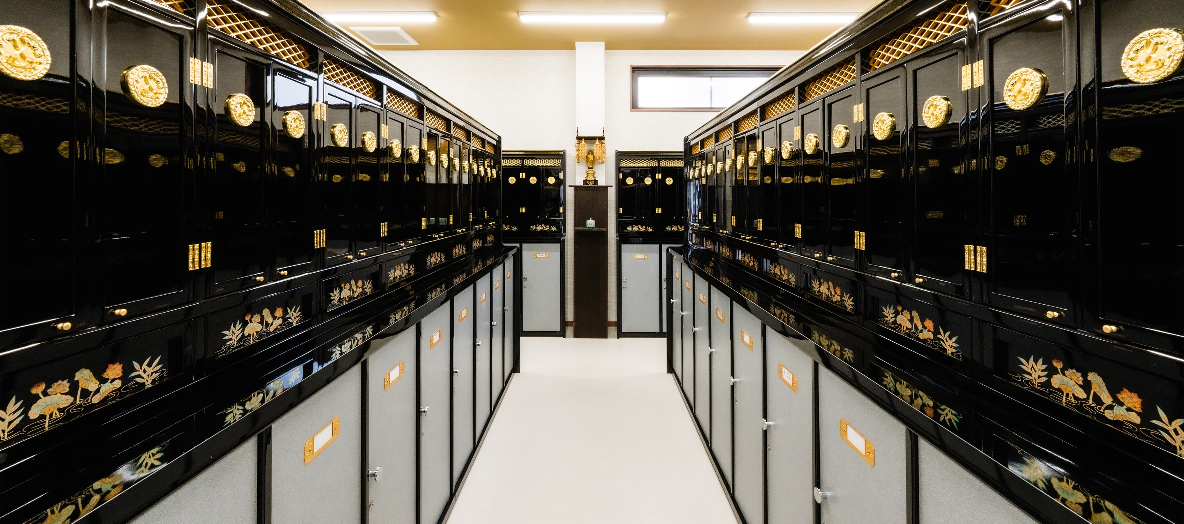 小倉北区のお寺善龍寺の蓮華蔵会館の納骨堂